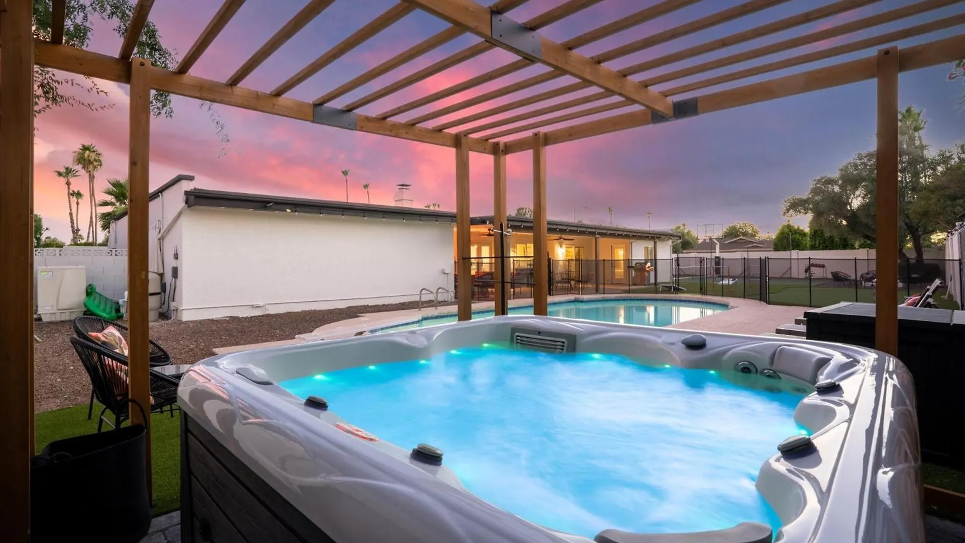 Casa vacanze Pickleball Court~ Hot Tub & Pool~ Mini Golf~Games Phoenix