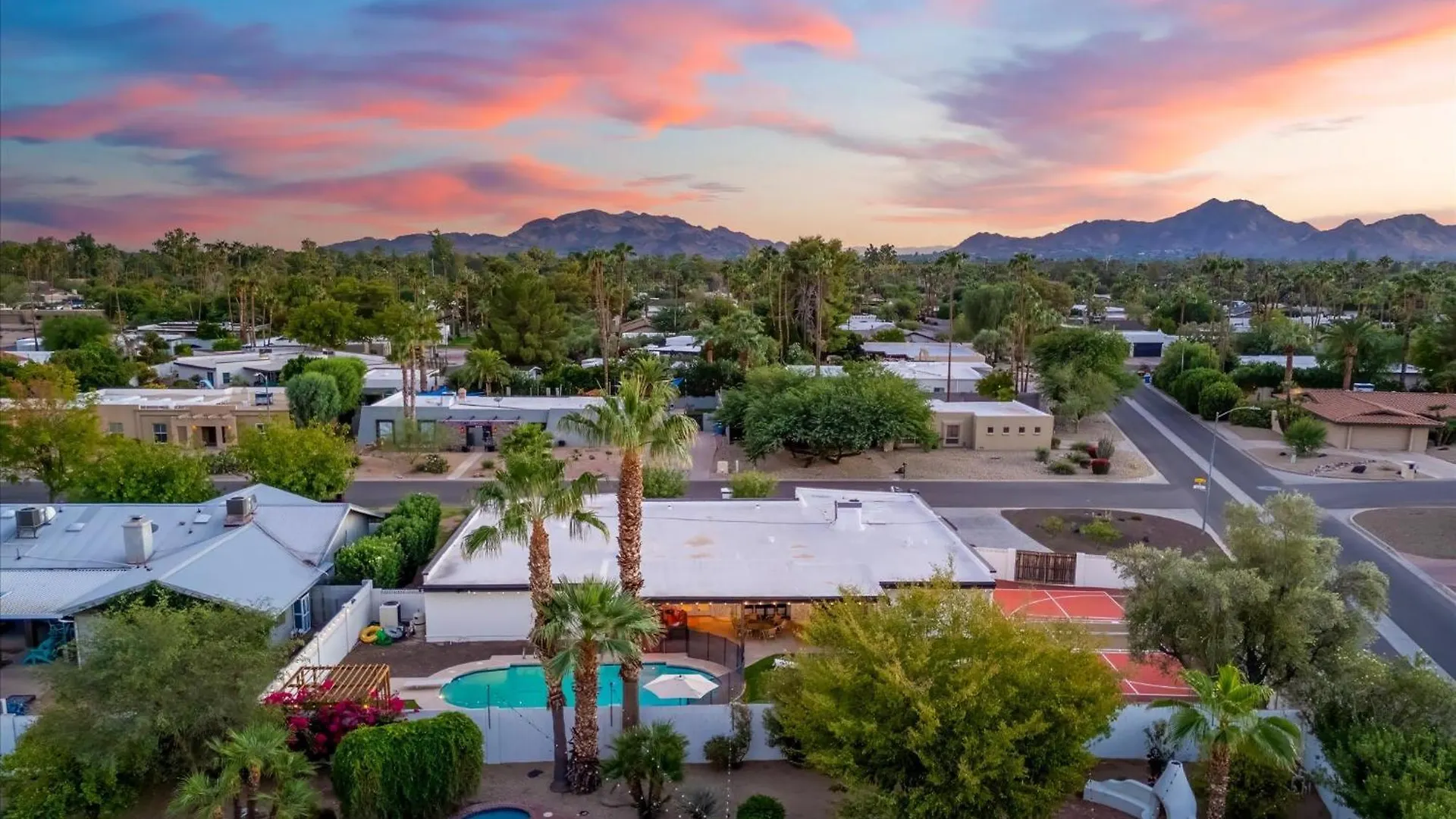 Pickleball Court~ Hot Tub & Pool~ Mini Golf~Games Phoenix Casa vacanze