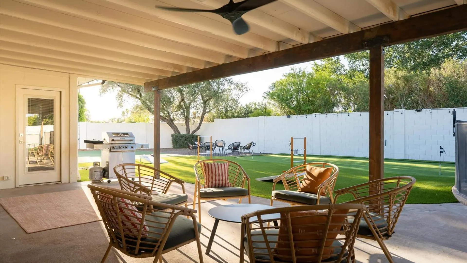 Vakantiehuis Pickleball Court~ Hot Tub & Pool~ Mini Golf~Games Phoenix