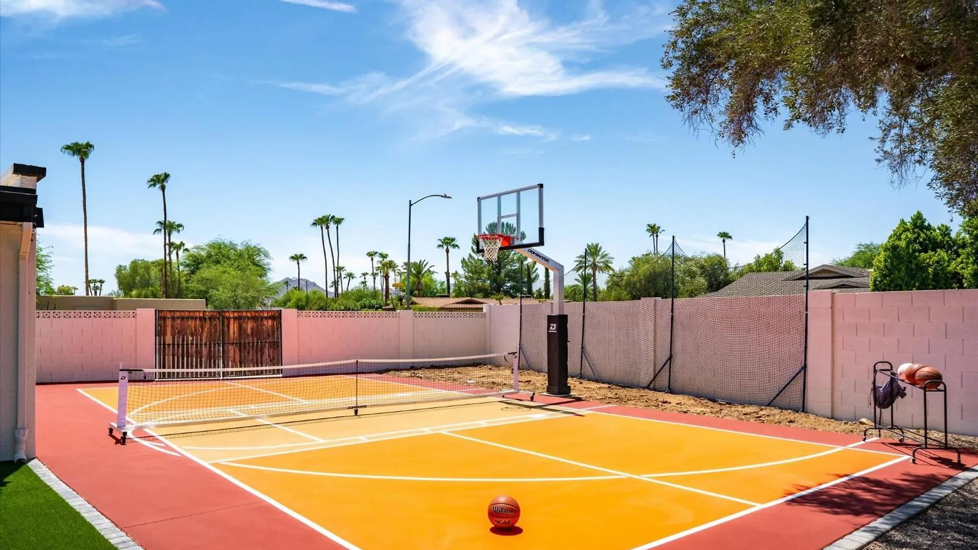 Pickleball Court~ Hot Tub & Pool~ Mini Golf~Games Phoenix 0*,