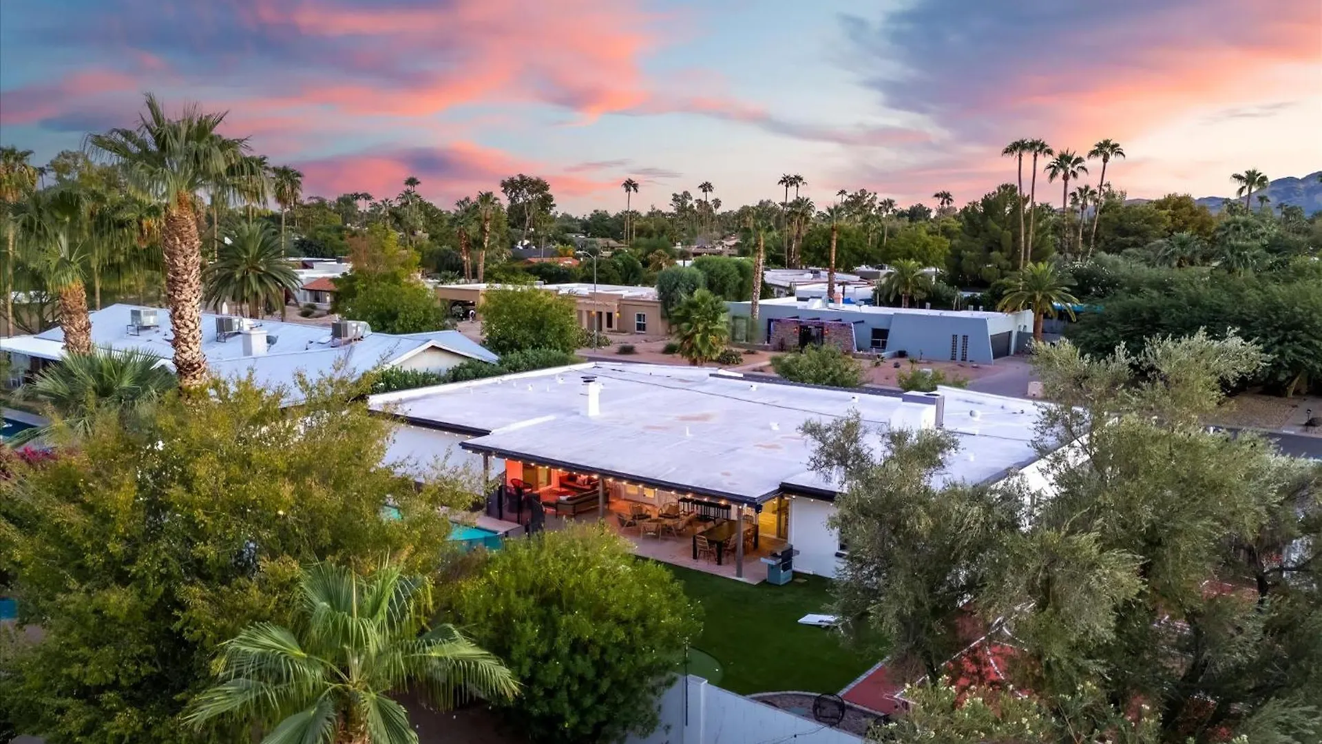 Vakantiehuis Pickleball Court~ Hot Tub & Pool~ Mini Golf~Games Phoenix